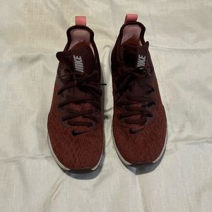 Nike Elite TR womens size 7